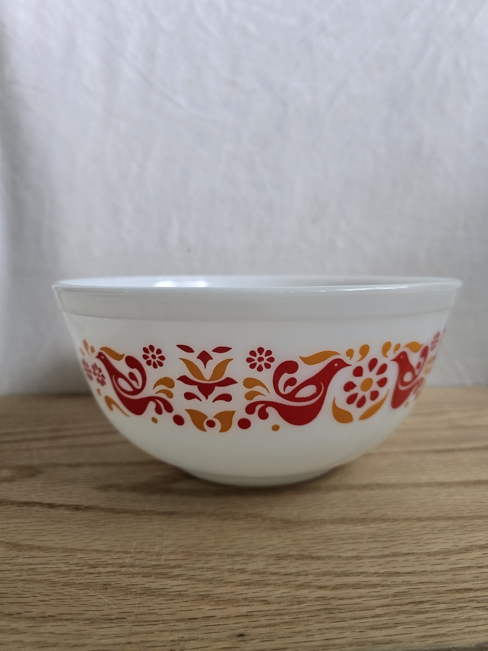 Vintage Pyrex Friendship pattern mixing bowl